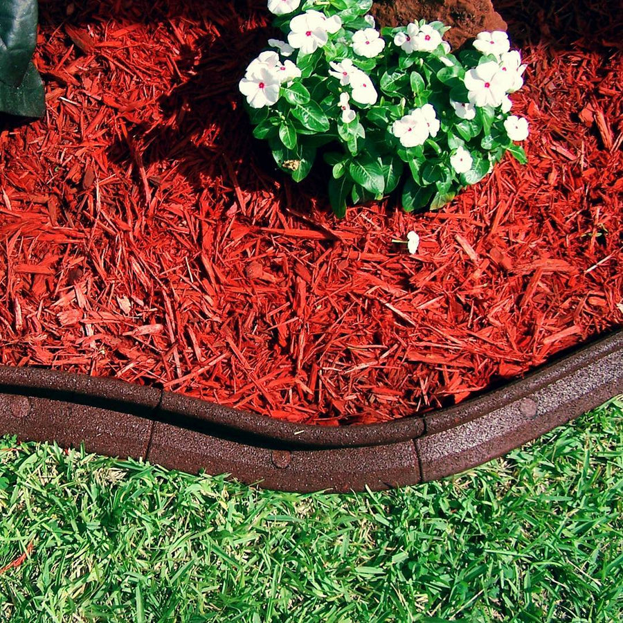 EcoBorder L landscape edging in a customer's yard