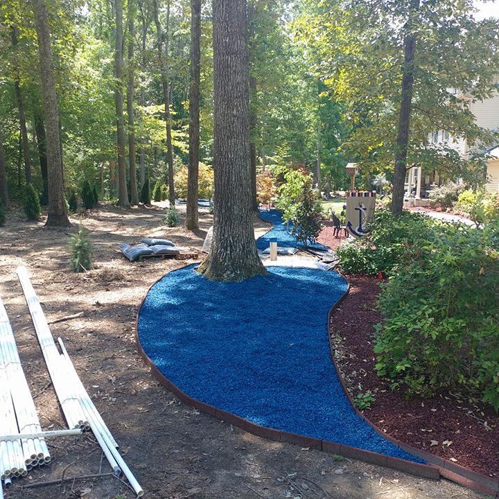 EcoBorder L landscape edging in a customer's yard