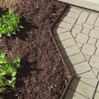 EcoBorder L landscape edging in a customer's yard