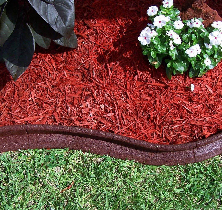EcoBorder L landscape edging in a customer's yard