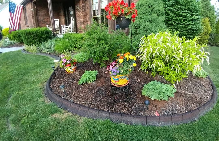 EcoBorder Curb landscape edging in a customer's yard