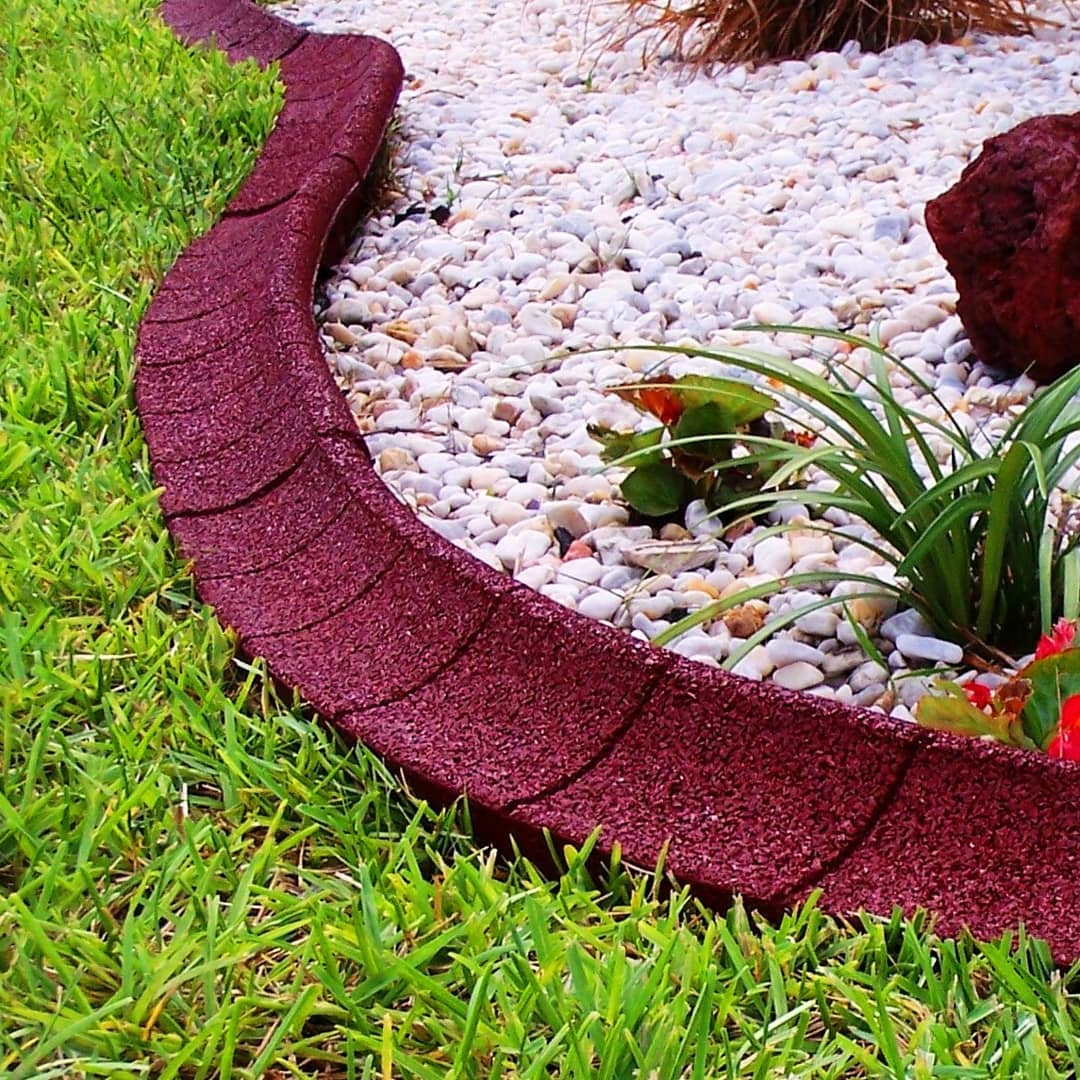 EcoBorder Curb landscape edging in a customer's yard