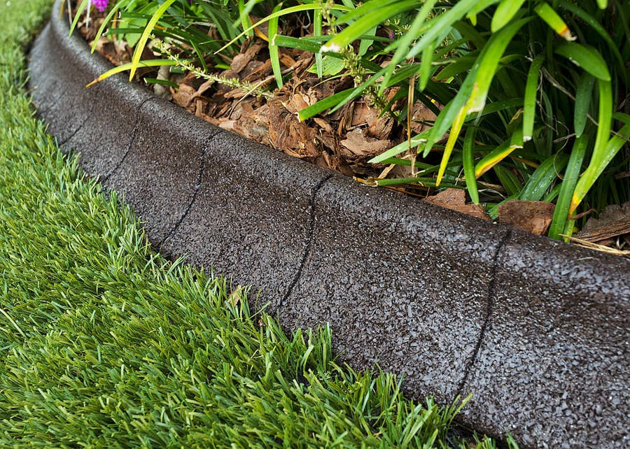 EcoBorder Curb landscape edging in a customer's yard