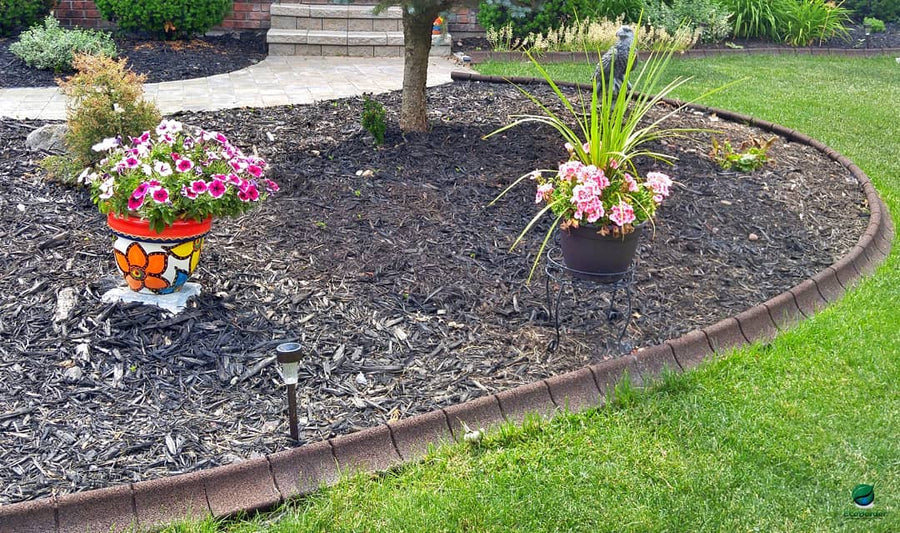 EcoBorder Curb landscape edging in a customer's yard