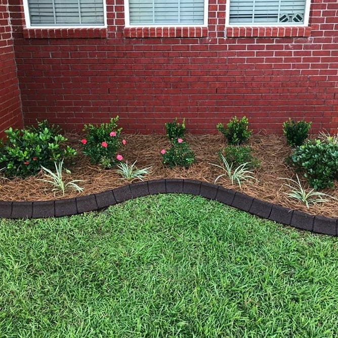 EcoBorder Curb landscape edging in a customer's yard
